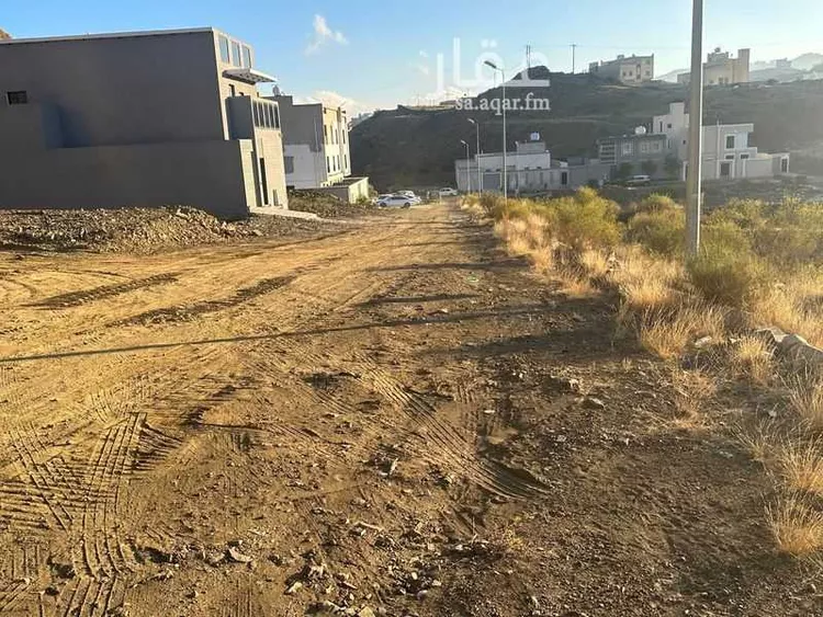 أرض للبيع في شارع العام, حي المنتزة, مدينة أبها, منطقة عسير صورة 2