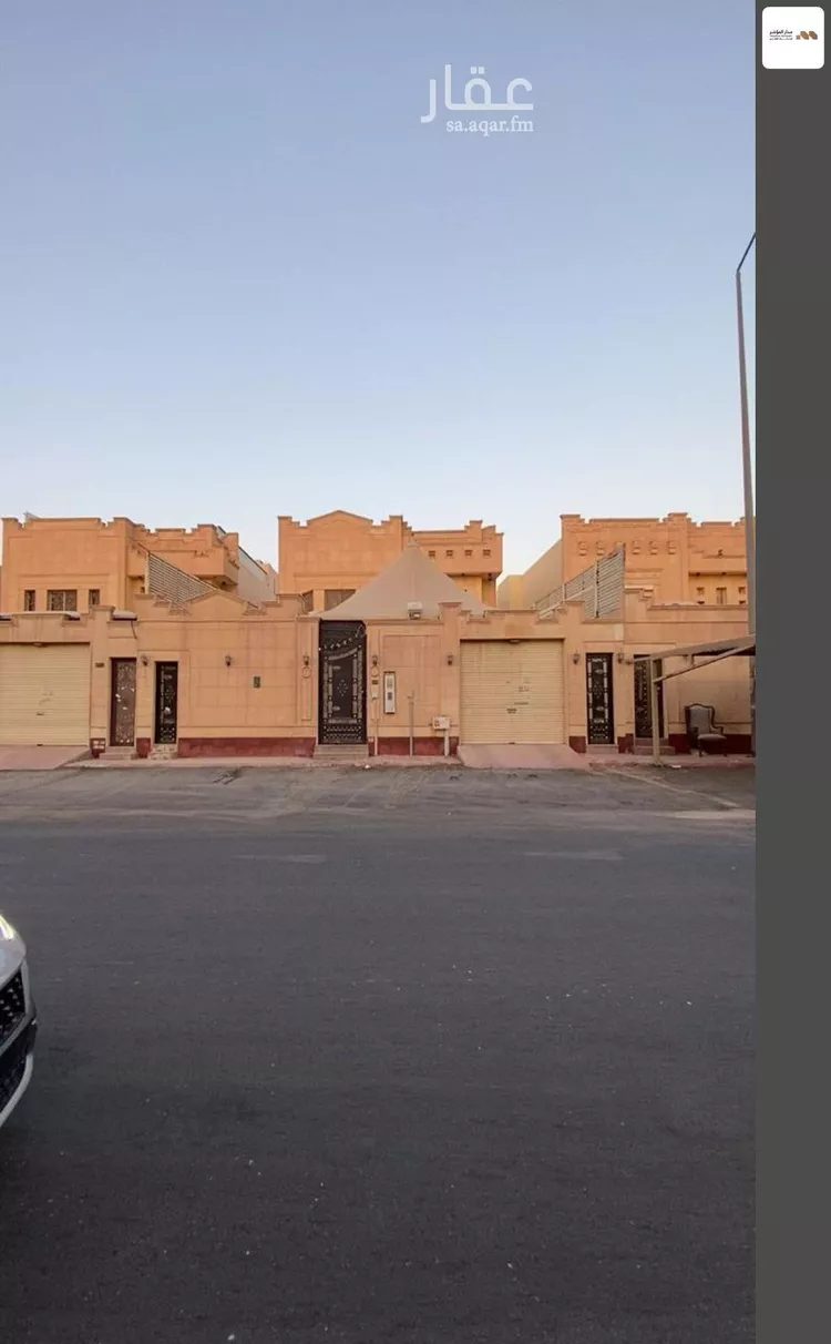 فيلا للبيع في شارع الحباك الأسود, حي إشبيلية, مدينة الرياض, منطقة الرياض صورة 2