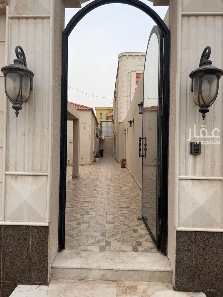 فيلا للبيع في شارع صخر بن حرب, حي الدوحة الجنوبية, مدينة الظهران, المنطقة الشرقية صورة 5