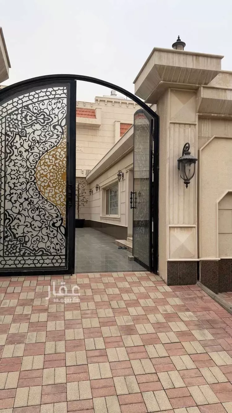 فيلا للبيع في شارع صخر بن حرب, حي الدوحة الجنوبية, مدينة الظهران, المنطقة الشرقية صورة 2