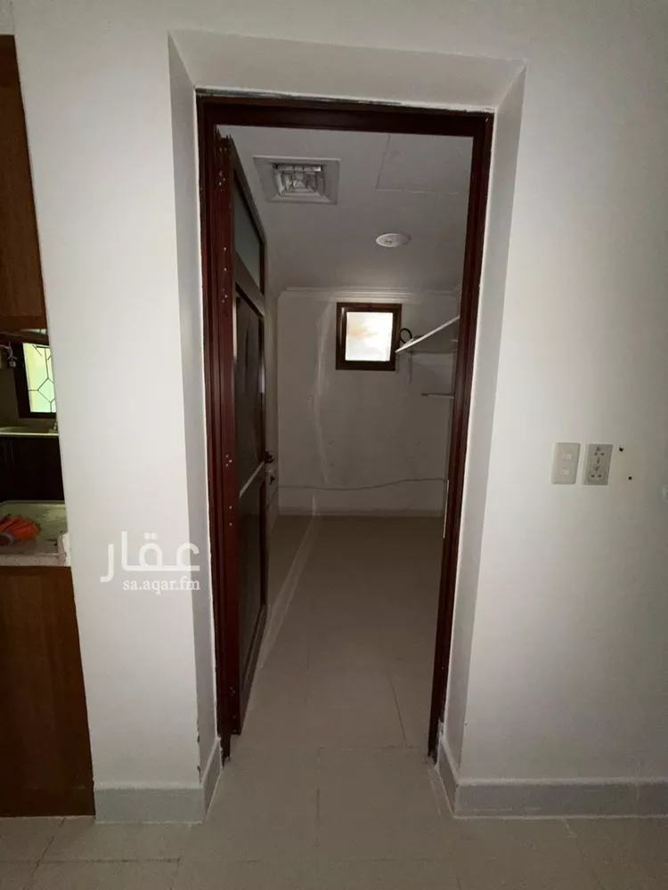 شقة للبيع في شارع البوابة, حي الدوحة الجنوبية, مدينة الظهران, المنطقة الشرقية صورة 2