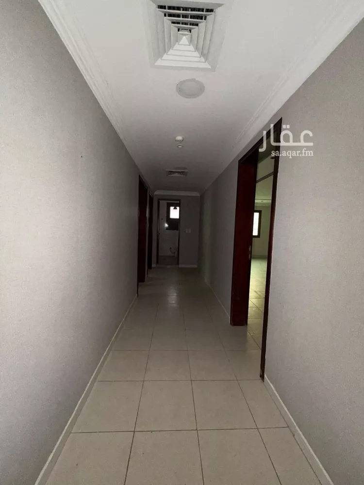 شقة للبيع في شارع البوابة, حي الدوحة الجنوبية, مدينة الظهران, المنطقة الشرقية صورة 4