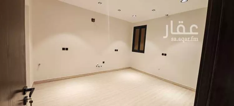 Floor for Sale in Riyadh Al Arid 7