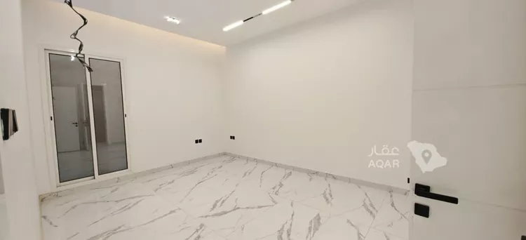 Floor for Rent in Riyadh Al Arid 11