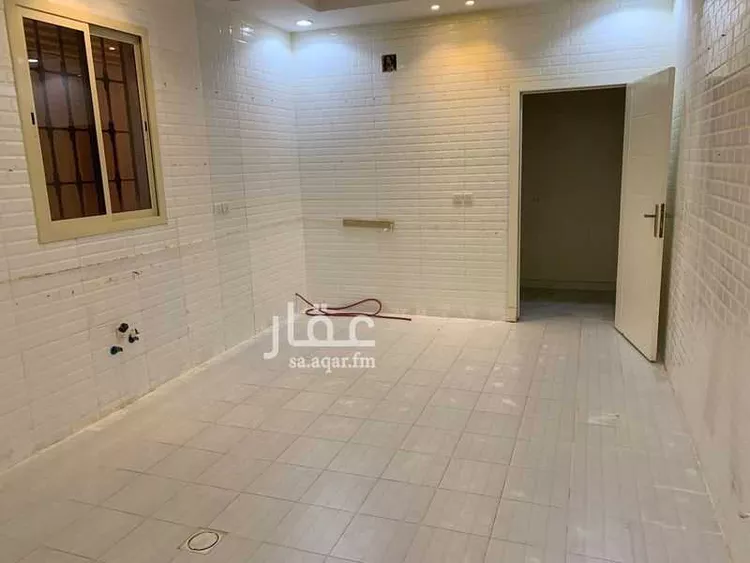 فيلا للإيجار في شارع القاض بن العربي ، حي المهدية ، الرياض ، منطقة الرياض صورة 5