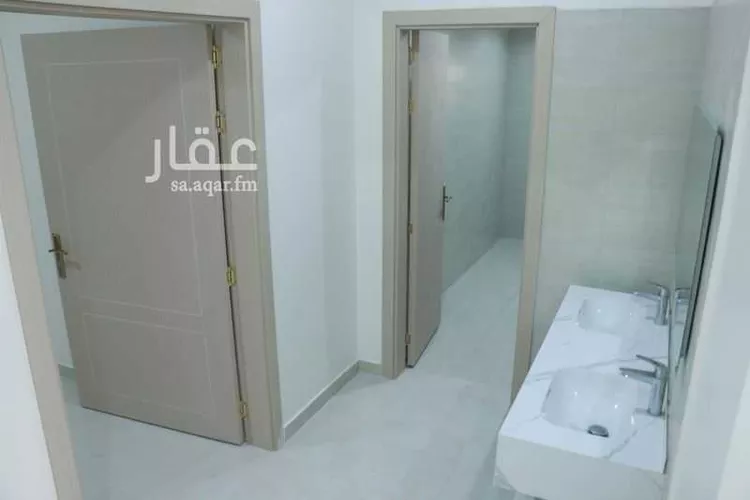 فيلا للبيع في شارع علي بن زياد العبسي, حي الملز, مدينة الرياض, منطقة الرياض صورة 2