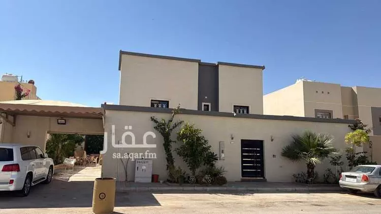 فيلا للبيع في شارع عقرباء 218 ، العيينة ، الدرعية