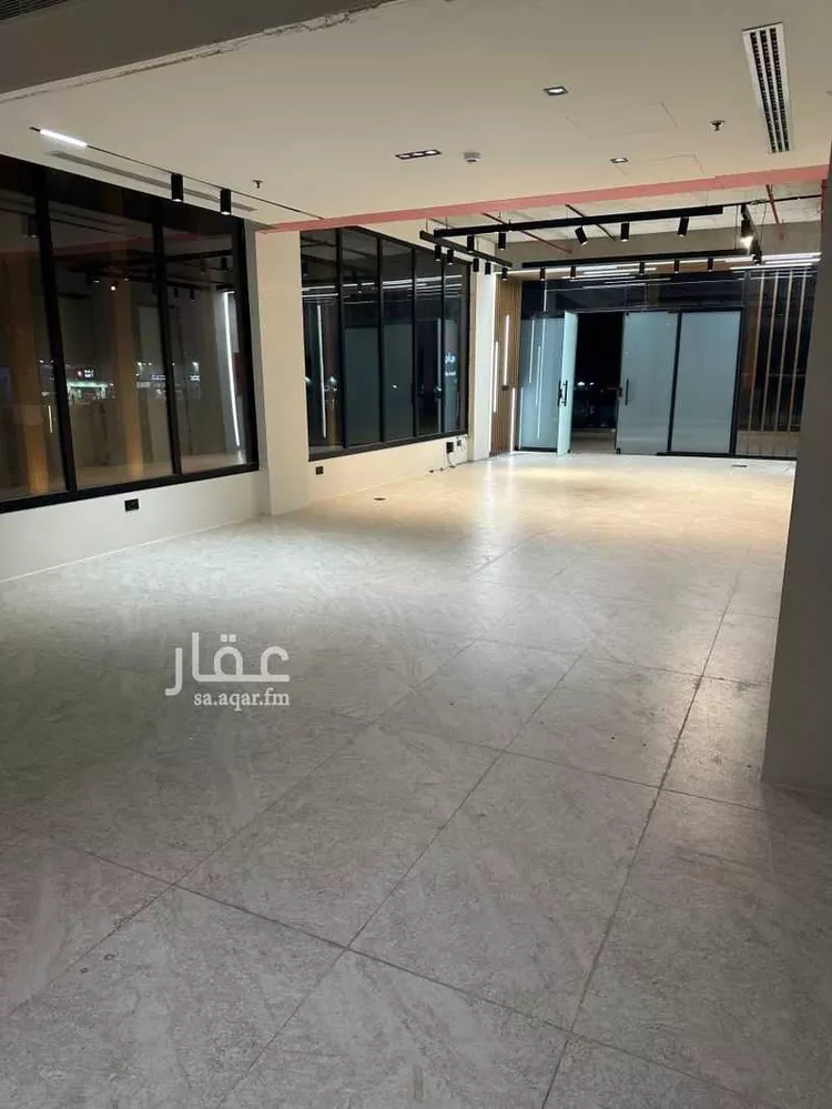 مكتب تجاري للإيجار في شارع الأمير محمد بن سعد بن عبدالعزيز, حي القيروان, مدينة الرياض, منطقة الرياض صورة 4