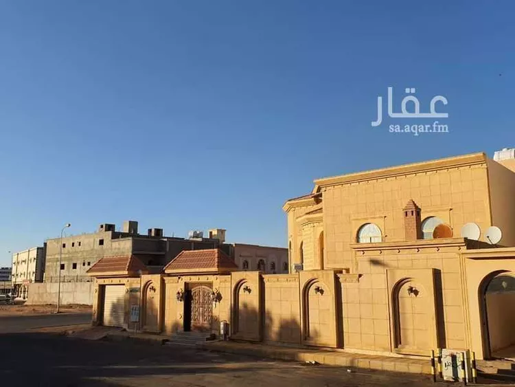 فيلا للبيع في شارع مسعود المنيعي, حي المصيف, مدينة تبوك, منطقة تبوك صورة 3