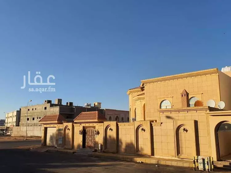 فيلا للبيع في شارع مسعود المنيعي, حي المصيف, مدينة تبوك, منطقة تبوك 9