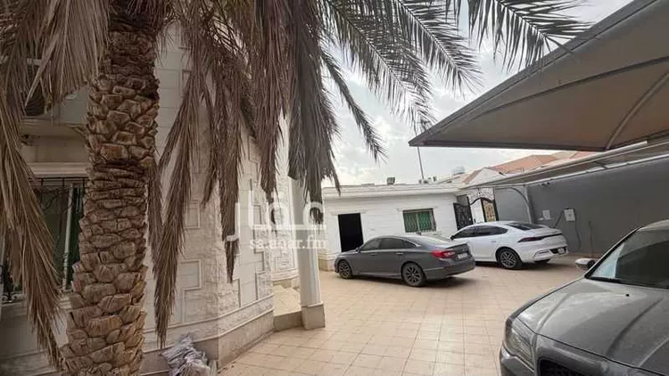 فيلا للبيع في شارع أحمد عبدالله بن فيصل, حي الملك فيصل, مدينة الرياض, منطقة الرياض صورة 3