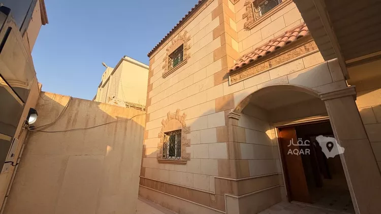 فيلا للبيع في شارع عمر بن ذر, حي الملك فيصل, مدينة الرياض, منطقة الرياض 9
