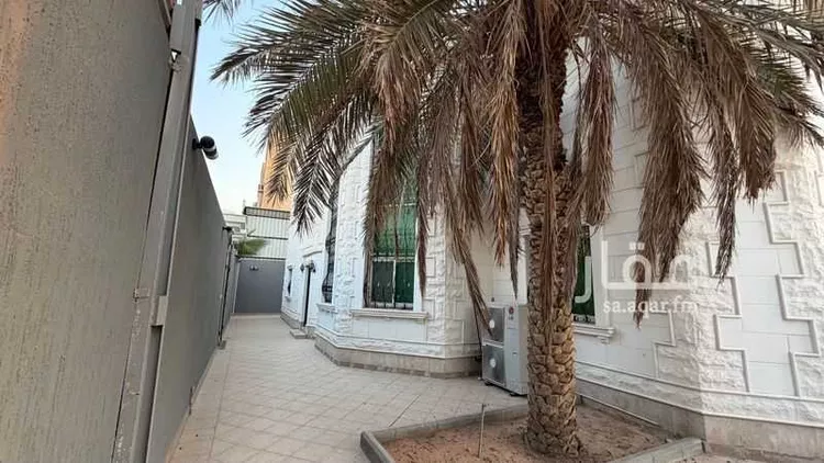 فيلا للبيع في شارع أحمد عبدالله بن فيصل, حي الملك فيصل, مدينة الرياض, منطقة الرياض صورة 4