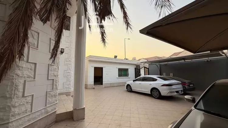 فيلا للبيع في شارع أحمد عبدالله بن فيصل, حي الملك فيصل, مدينة الرياض, منطقة الرياض صورة 3