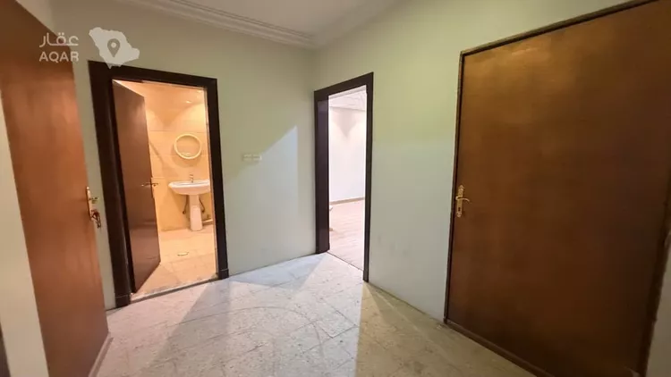 فيلا للبيع في شارع عمر بن ذر, حي الملك فيصل, مدينة الرياض, منطقة الرياض 24