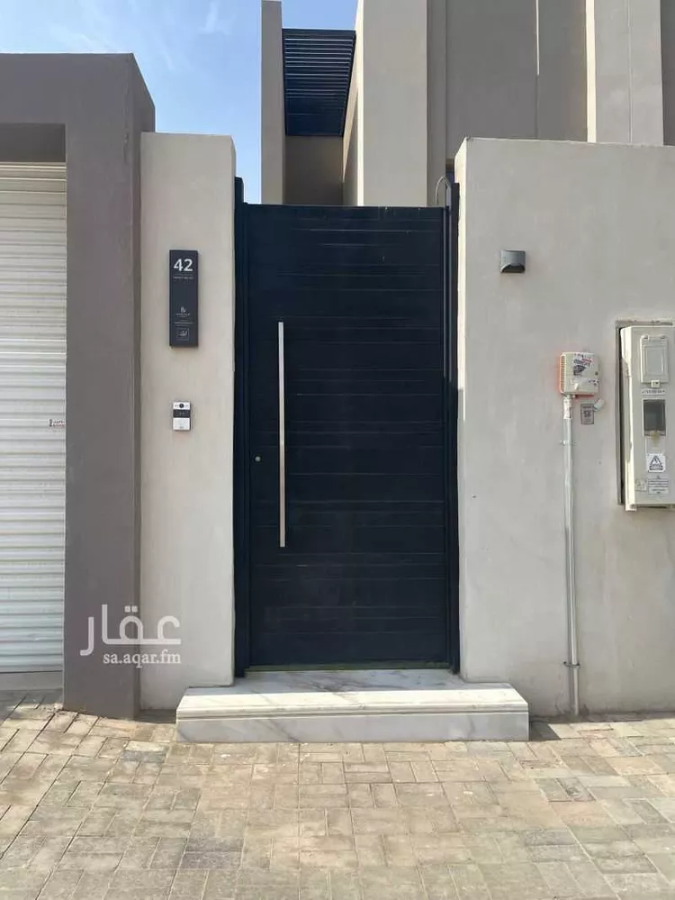 فيلا للبيع في شارع الكافور ، حي عريض ، الرياض ، منطقة الرياض 1 صورة