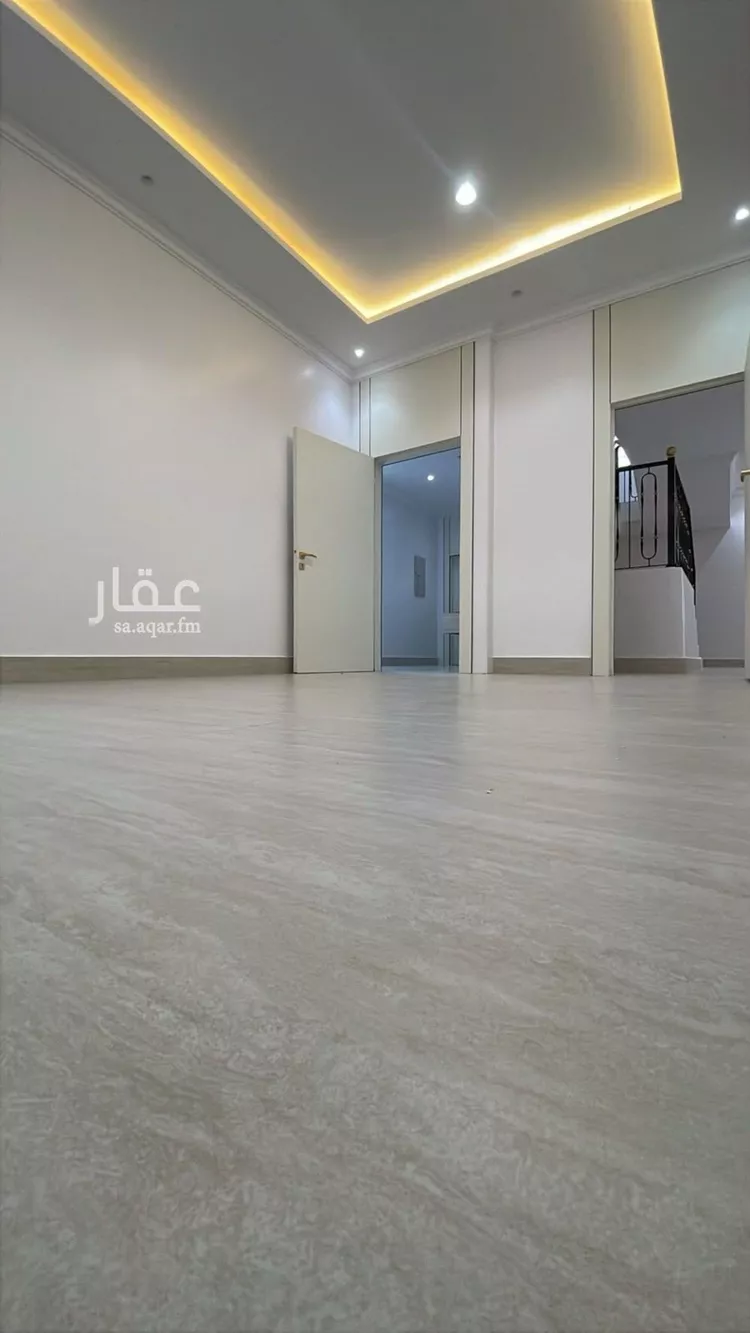 فيلا للبيع في شارع الأمير خالد بن بندر بن عبدالعزيز, حي العارض, مدينة الرياض, منطقة الرياض 15