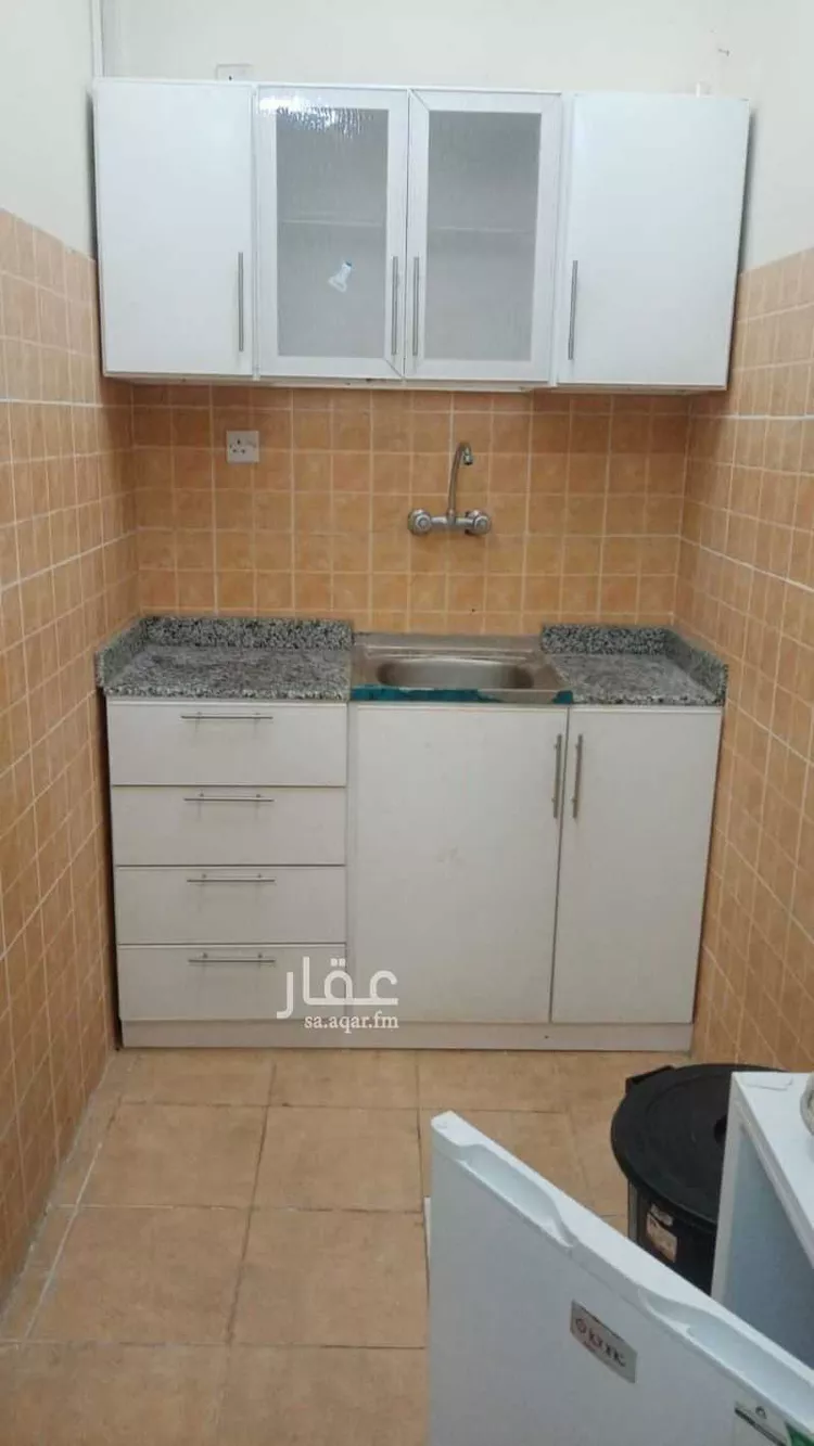 غرفة للإيجار في شارع حسن فهد الهويمل, حي الأخضر, مدينة بريدة, منطقة القصيم صورة 3