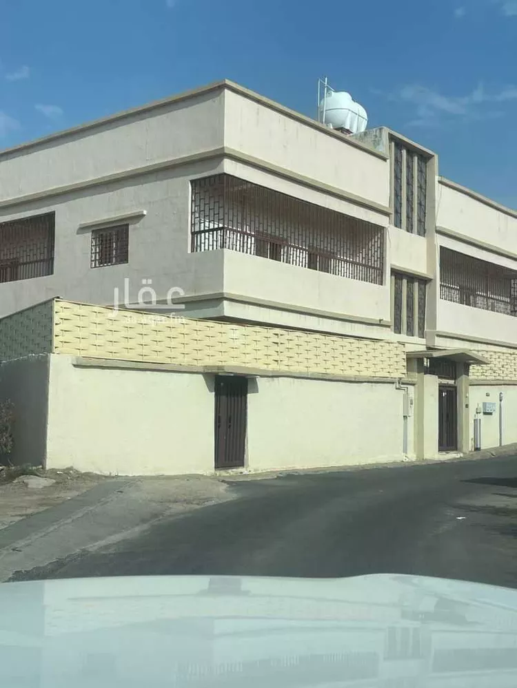 فيلا للبيع في شارع الطاهر, حي المنهل, مدينة أبها, منطقة عسير صورة 3