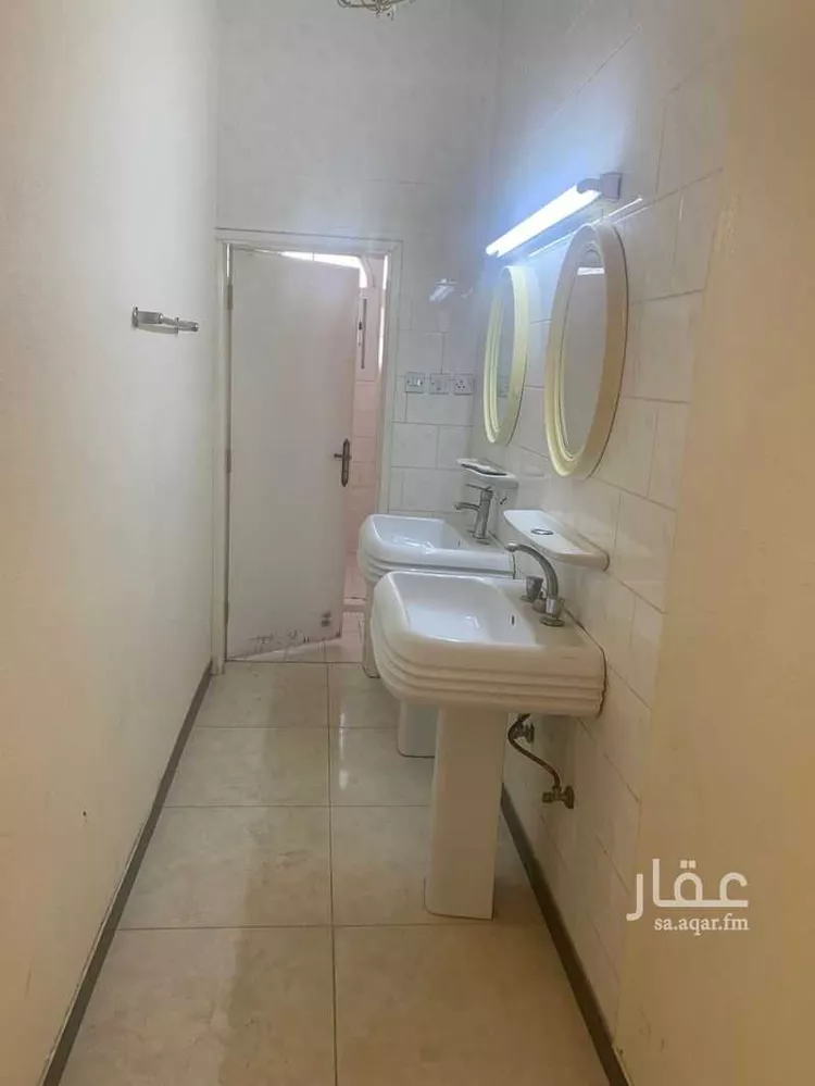 شقة للإيجار في شارع احمد عبدالله القاري ، حي العزيزية ، خميس مشيط ، خميس مشيط