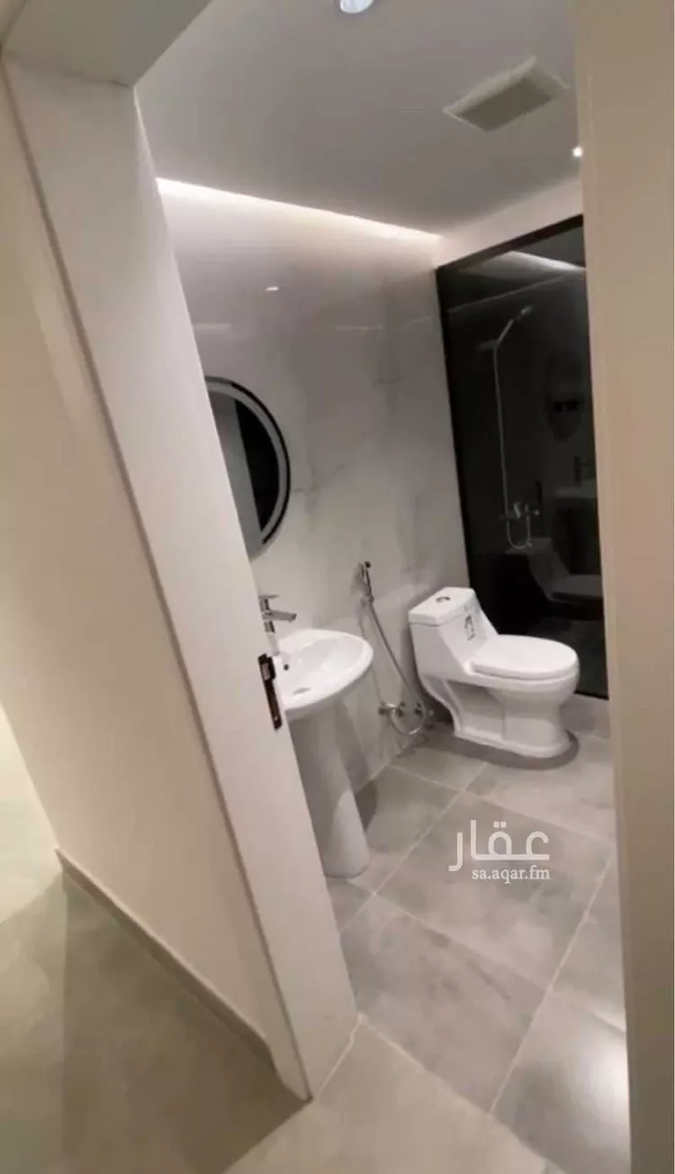 شقة للإيجار في شارع محمد بن عبدالعزيز الدغيثر, حي الملقا, مدينة الرياض, منطقة الرياض صورة 2