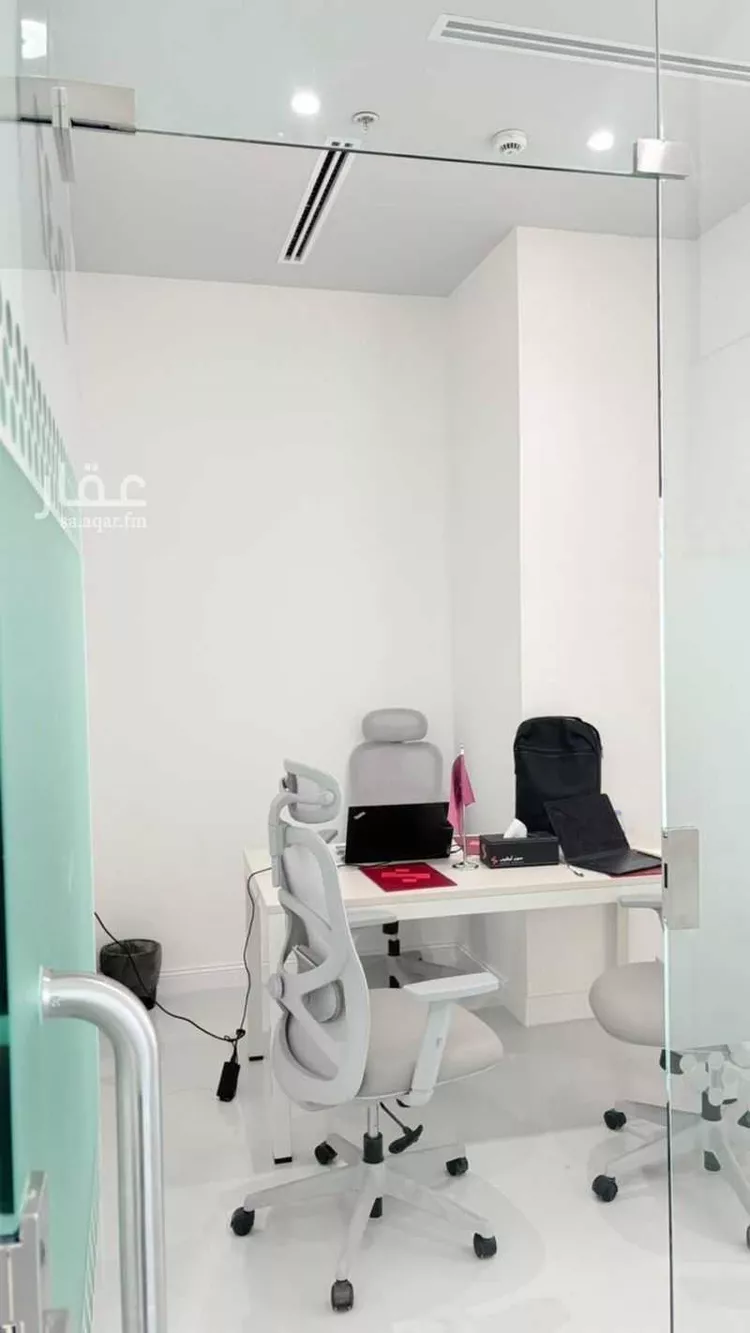 مكتب تجاري للإيجار في شارع الملك عبدالعزيز ابن عبدالرحمن سعود الفرعي, حي العارض, مدينة الرياض, منطقة الرياض