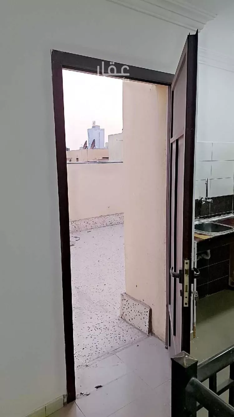 فيلا للإيجار في شارع يزيد بن ضمرة, حي الصفاء, مدينة الدمام, المنطقة الشرقية صورة 2