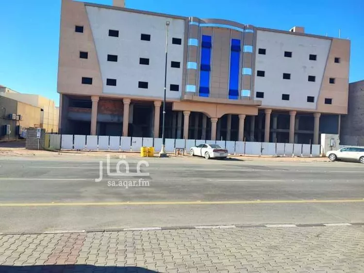 عمارة للبيع في شارع الملك خالد بن عبدالعزيز, حي الوسيطاء, مدينة حائل, منطقة حائل