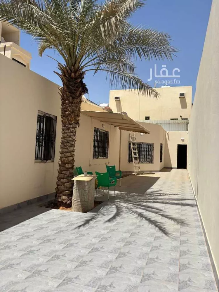 دور للبيع في شارع محالة السفلي, حي النهضة, مدينة الرياض, منطقة الرياض 12