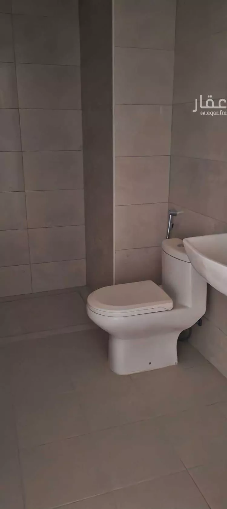 فيلا للبيع في شارع الأقطار, حي الإسكان الجنوبي, مدينة الدمام, المنطقة الشرقية صورة 2