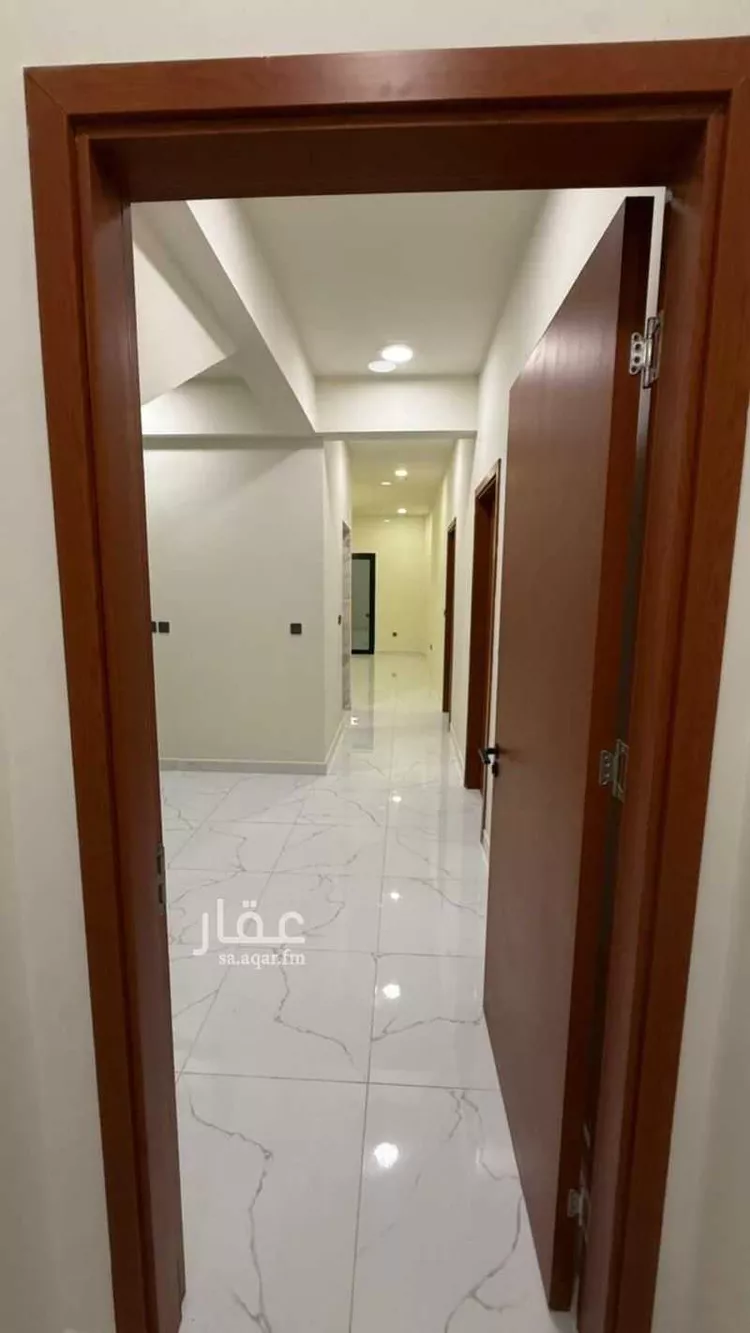 فيلا للإيجار في شارع حفر الباطن, حي الإسكان الشمالي, مدينة الدمام, المنطقة الشرقية صورة 5