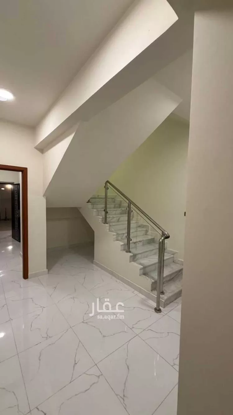 فيلا للإيجار في شارع حفر الباطن, حي الإسكان الشمالي, مدينة الدمام, المنطقة الشرقية صورة 2