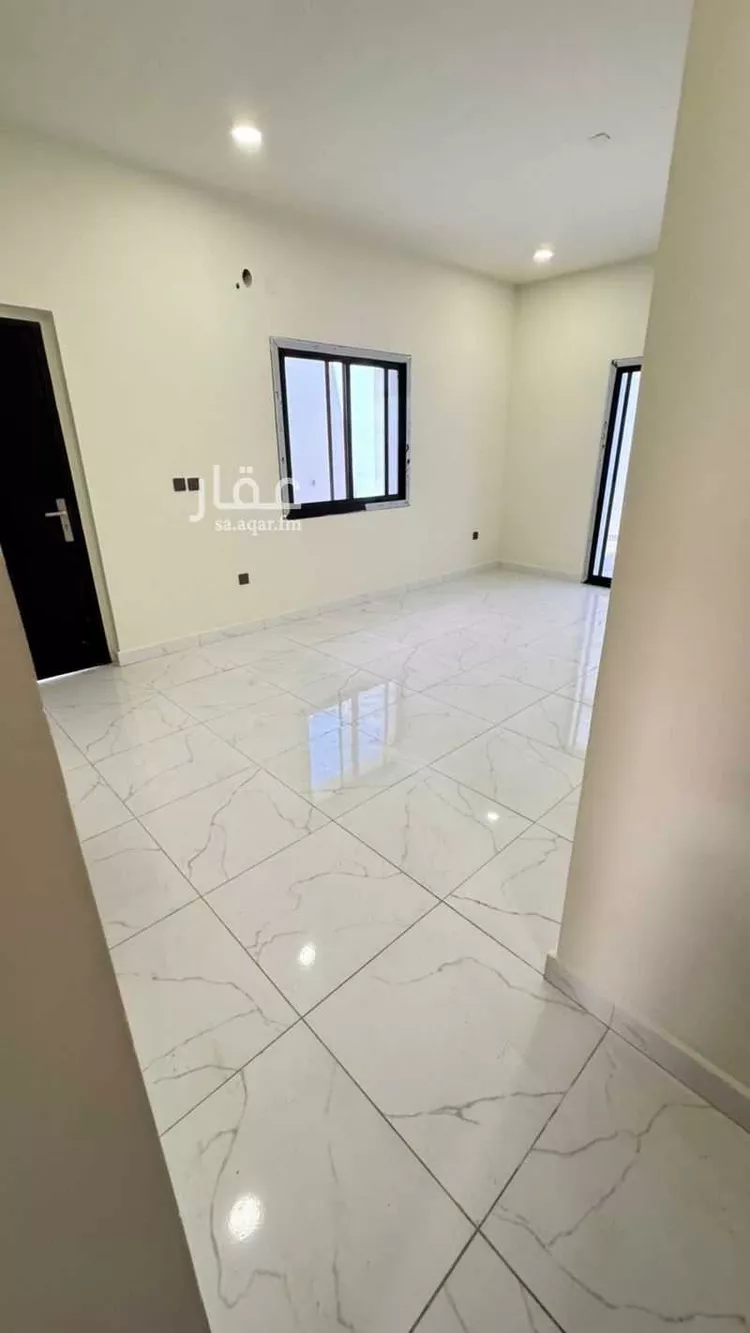فيلا للإيجار في شارع الخفجي, حي الإسكان الشمالي, مدينة الدمام, المنطقة الشرقية صورة 3