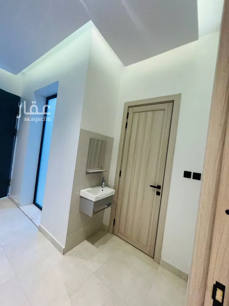 Floor for Sale in Riyadh Al Malaz 7