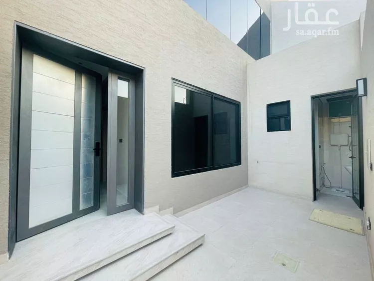 Floor for Sale in Riyadh Al Malaz 8