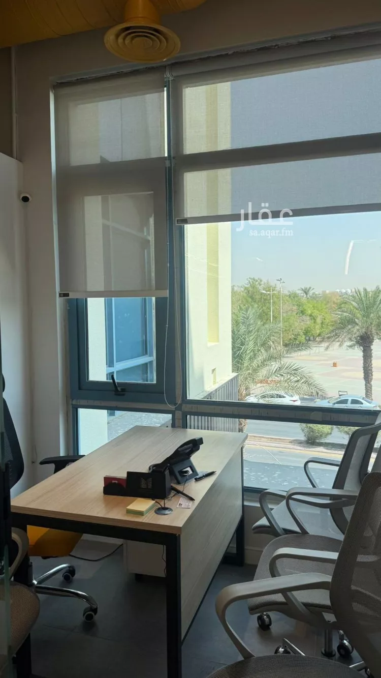 مكتب تجاري للإيجار في شارع الملك عبدالعزيز ابن عبدالرحمن سعود الفرعي, حي العارض, مدينة الرياض, منطقة الرياض