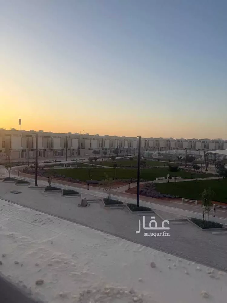 فيلا للبيع في شارع الامير فيصل بن بندر بن عبدالعزيز الفرعي ، حي مطار الملك خالد الدولي ، الرياض ، منطقة الرياض صورة 2