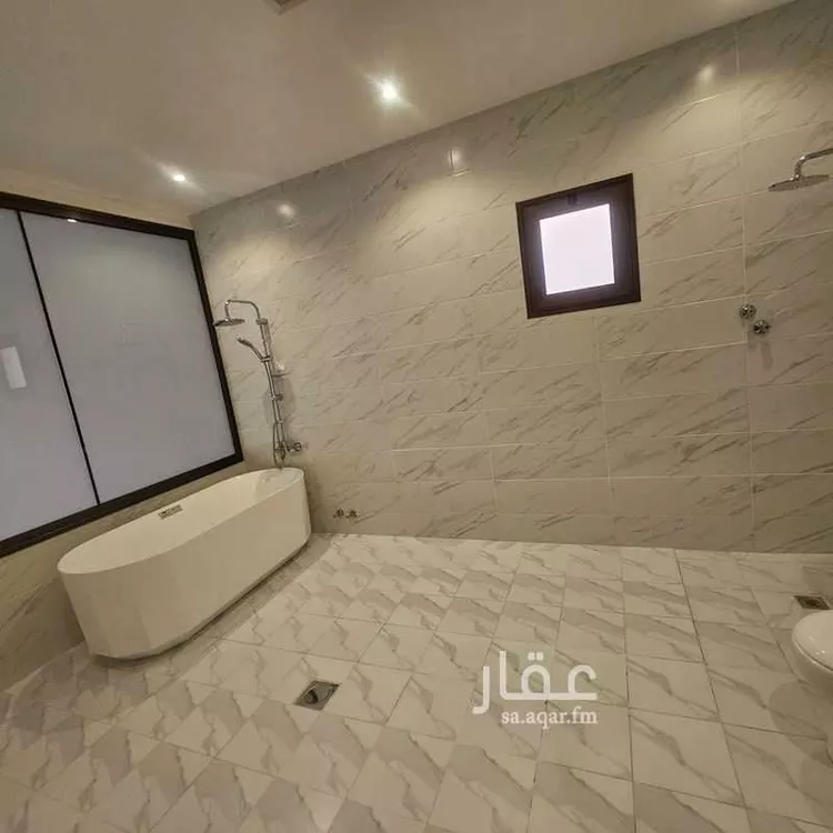 فيلا للإيجار في شارع الرقي, حي البحيرة, مدينة الخبر, المنطقة الشرقية صورة 3
