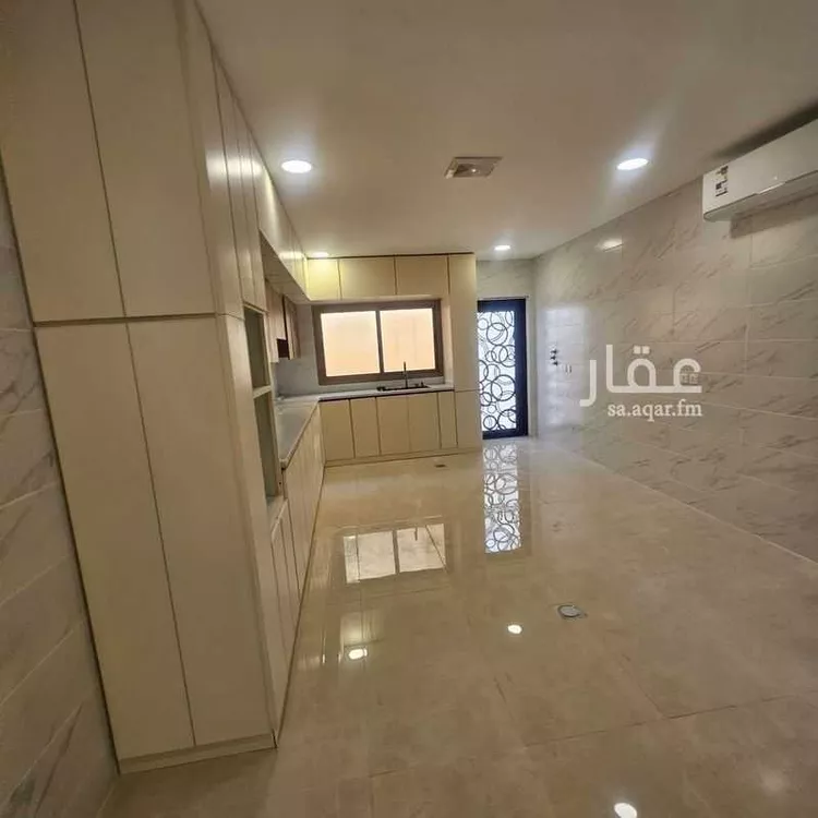 فيلا للإيجار في شارع الرقي, حي البحيرة, مدينة الخبر, المنطقة الشرقية 16