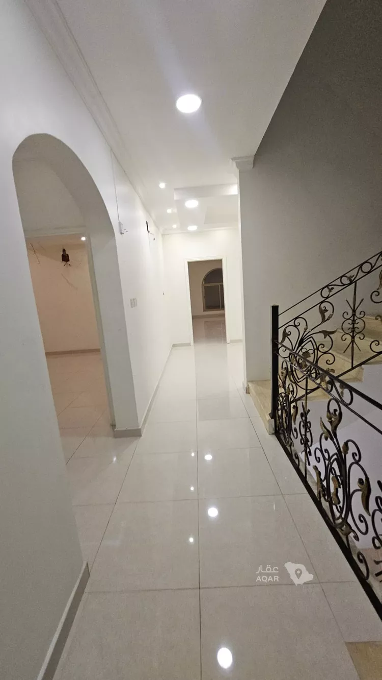 فيلا للإيجار في شارع ناجية بن الحارث, حي التحلية, مدينة الخبر, المنطقة الشرقية 7