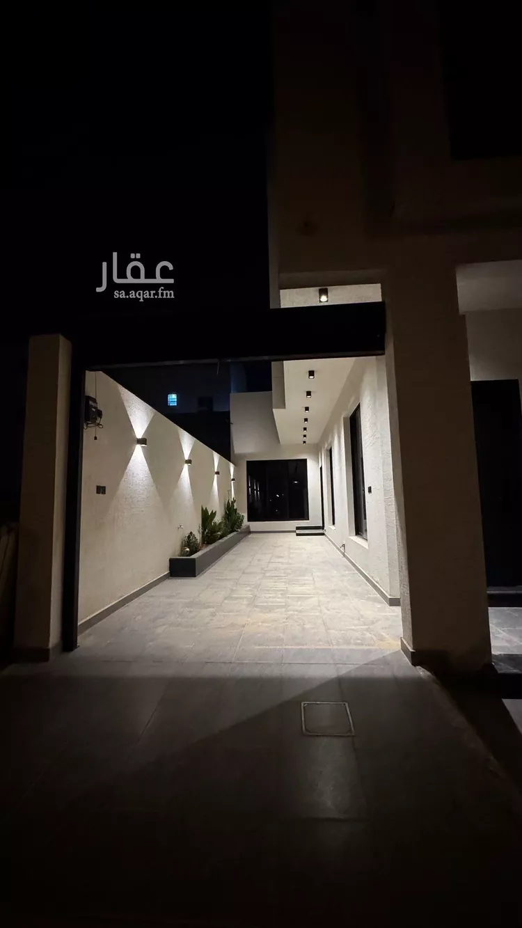 فيلا للبيع في شارع زينب بنت أبي سلمة, حي المهدية, مدينة الرياض, منطقة الرياض صورة 2