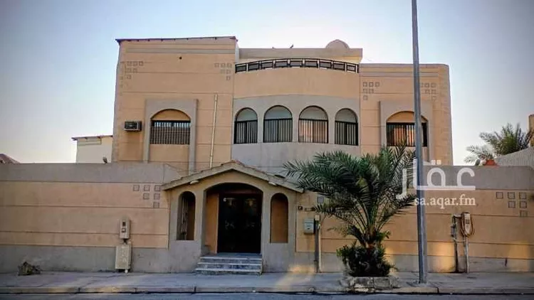 فيلا للبيع في شارع احمد بن حنبل, حي الدوحة الشمالية, مدينة الظهران, المنطقة الشرقية صورة 3