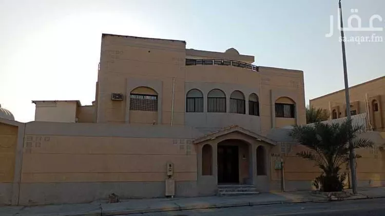 فيلا للبيع في شارع احمد بن حنبل, حي الدوحة الشمالية, مدينة الظهران, المنطقة الشرقية صورة 3