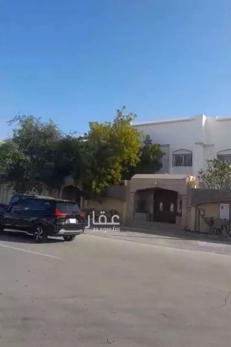 فيلا للبيع في شارع زيد بن ثابت, حي الدوحة الجنوبية, مدينة الظهران, المنطقة الشرقية صورة 3