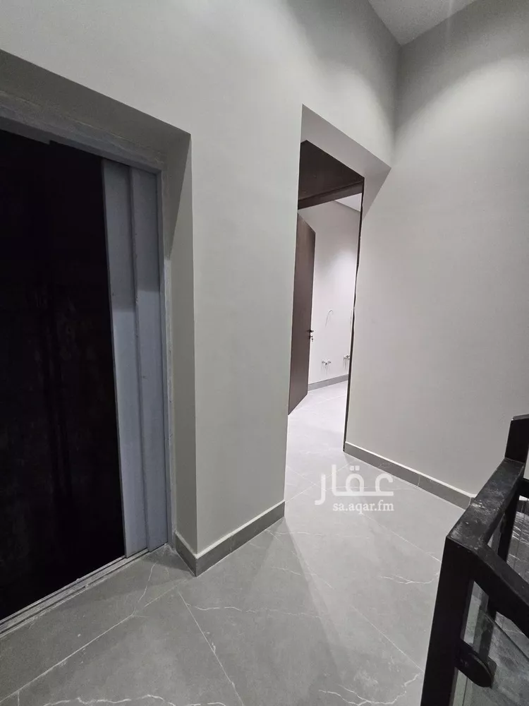 دور للبيع في شارع العميد, حي إشبيلية, مدينة الرياض, منطقة الرياض صورة 2
