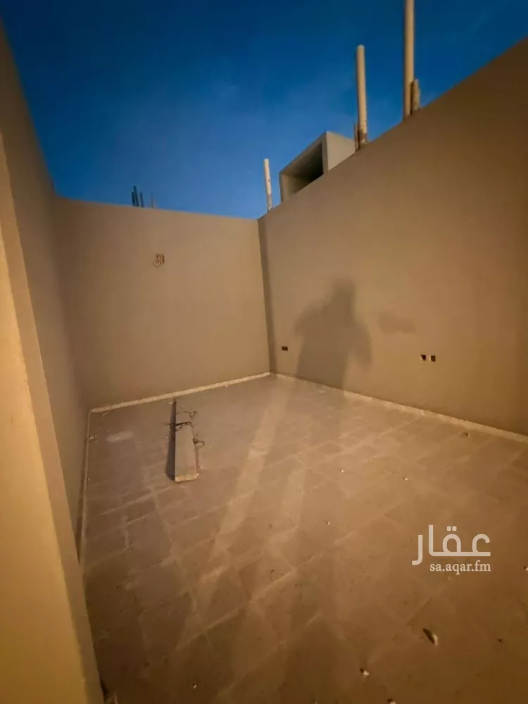 فيلا للبيع في شارع أحمد بن داود المالكي, حي المعيزيلة, مدينة الرياض, منطقة الرياض 7