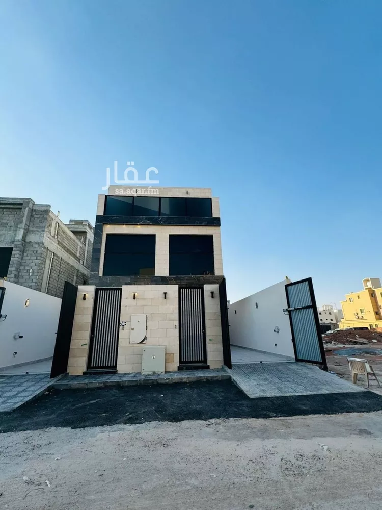 فيلا للبيع في شارع العجمة, حي الرمال, مدينة الرياض, منطقة الرياض صورة 2