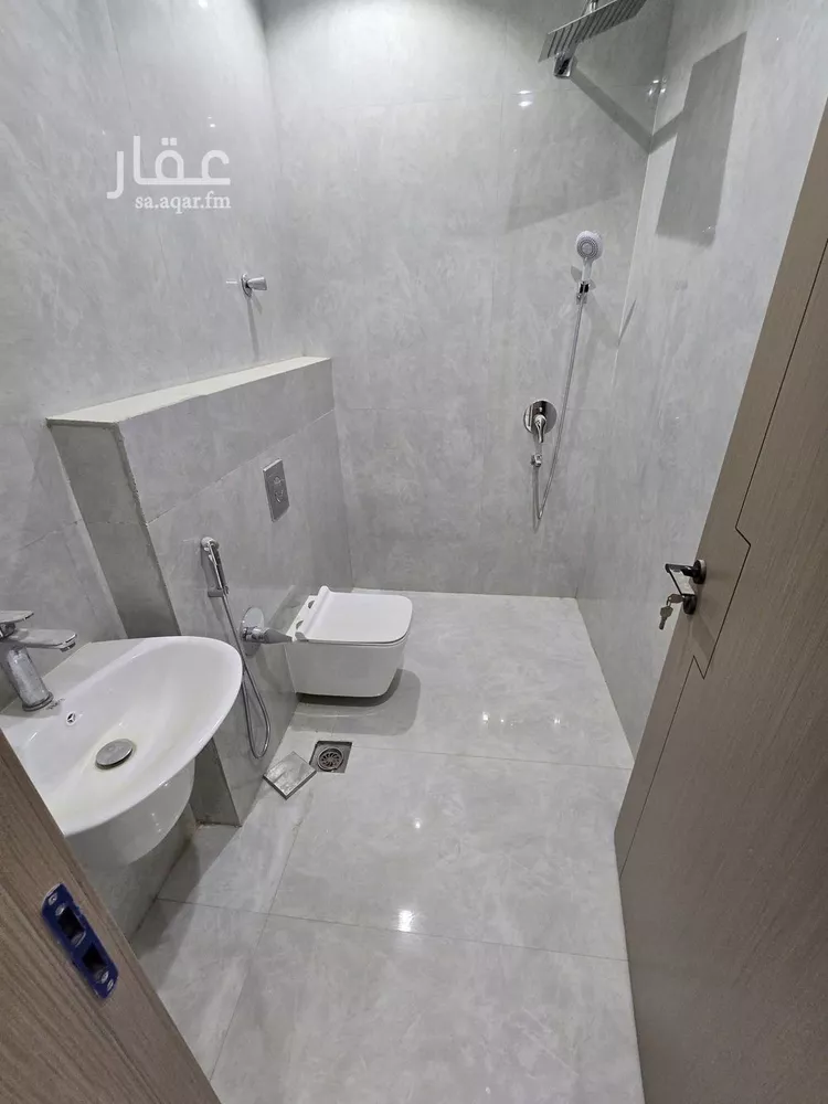 دور للبيع في شارع سليمان الحميضي, حي الرمال, مدينة الرياض, منطقة الرياض صورة 4