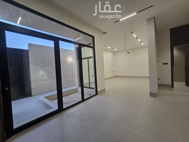 فيلا للبيع في شارع نقعه, حي اليرموك, مدينة الرياض, منطقة الرياض صورة 2
