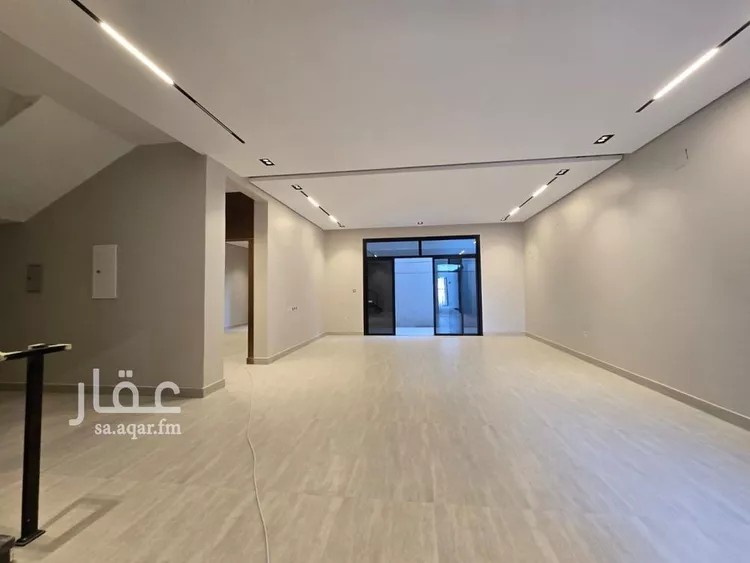فيلا للبيع في شارع إبراهيم بن فتوح العقيلي, حي الرمال, مدينة الرياض, منطقة الرياض صورة 3